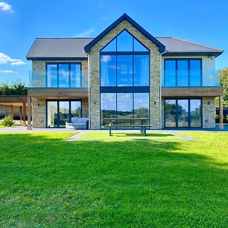 Stunning Modern Home Set In Beautiful Grounds. Бат Экстерьер фото