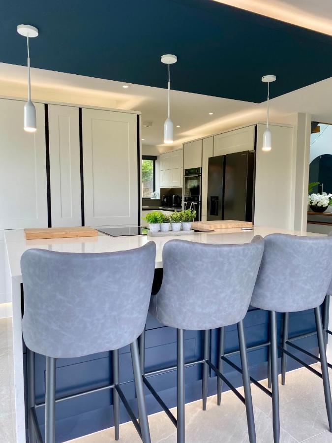 Stunning Modern Home Set In Beautiful Grounds. Бат Экстерьер фото