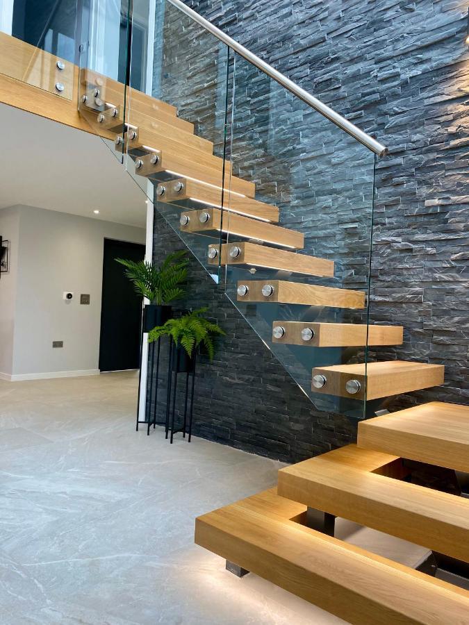 Stunning Modern Home Set In Beautiful Grounds. Бат Экстерьер фото