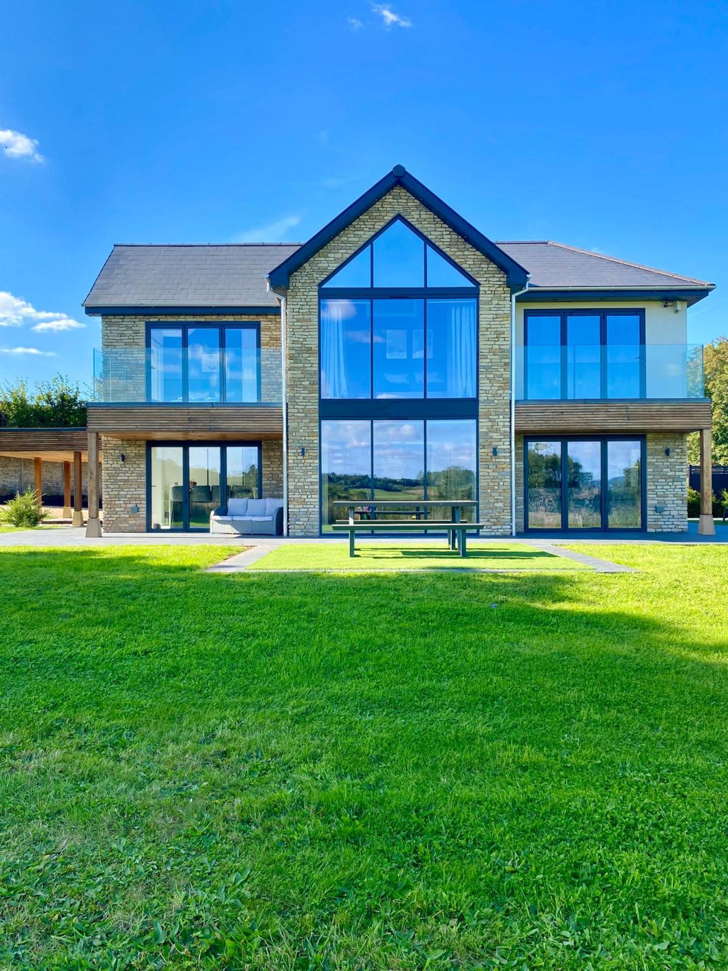 Stunning Modern Home Set In Beautiful Grounds. Бат Экстерьер фото